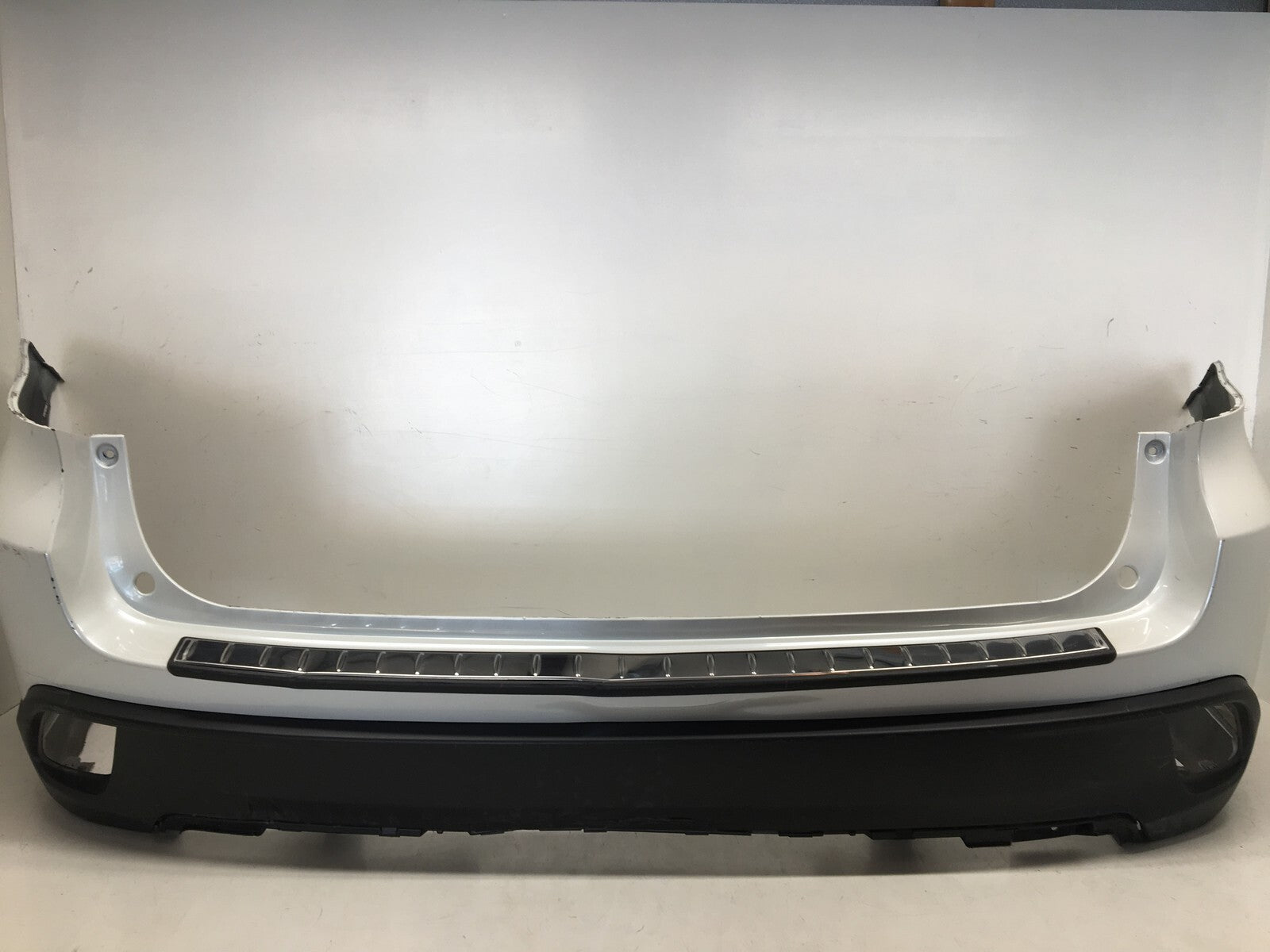 Rear Bumper Cover Toyota Highlander w/o Sensor 070 2014-2018 52159-0E060 OEM