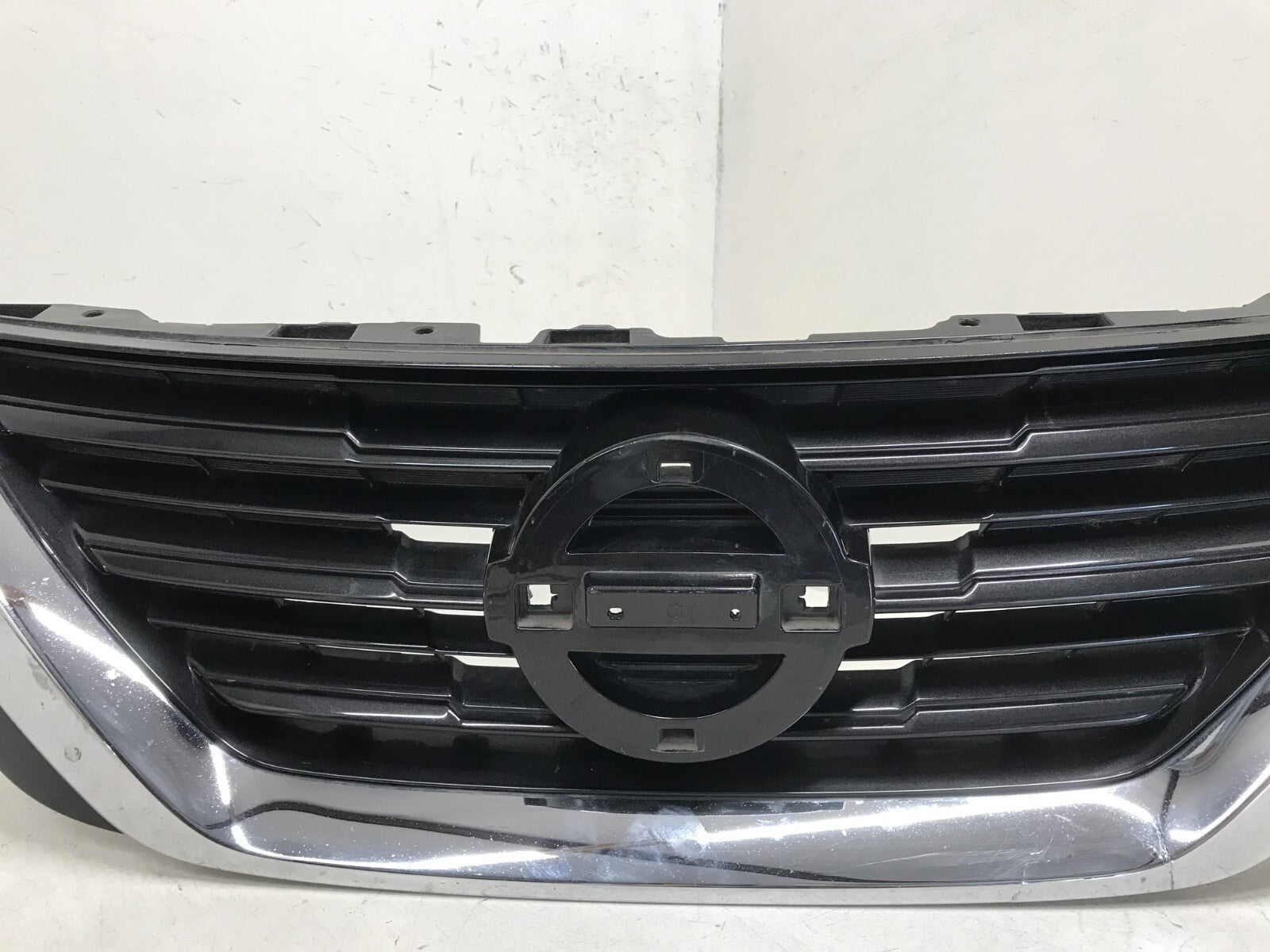 Grille Grill Nissan Altima 2016-2018 62310-9HS1A OEM3