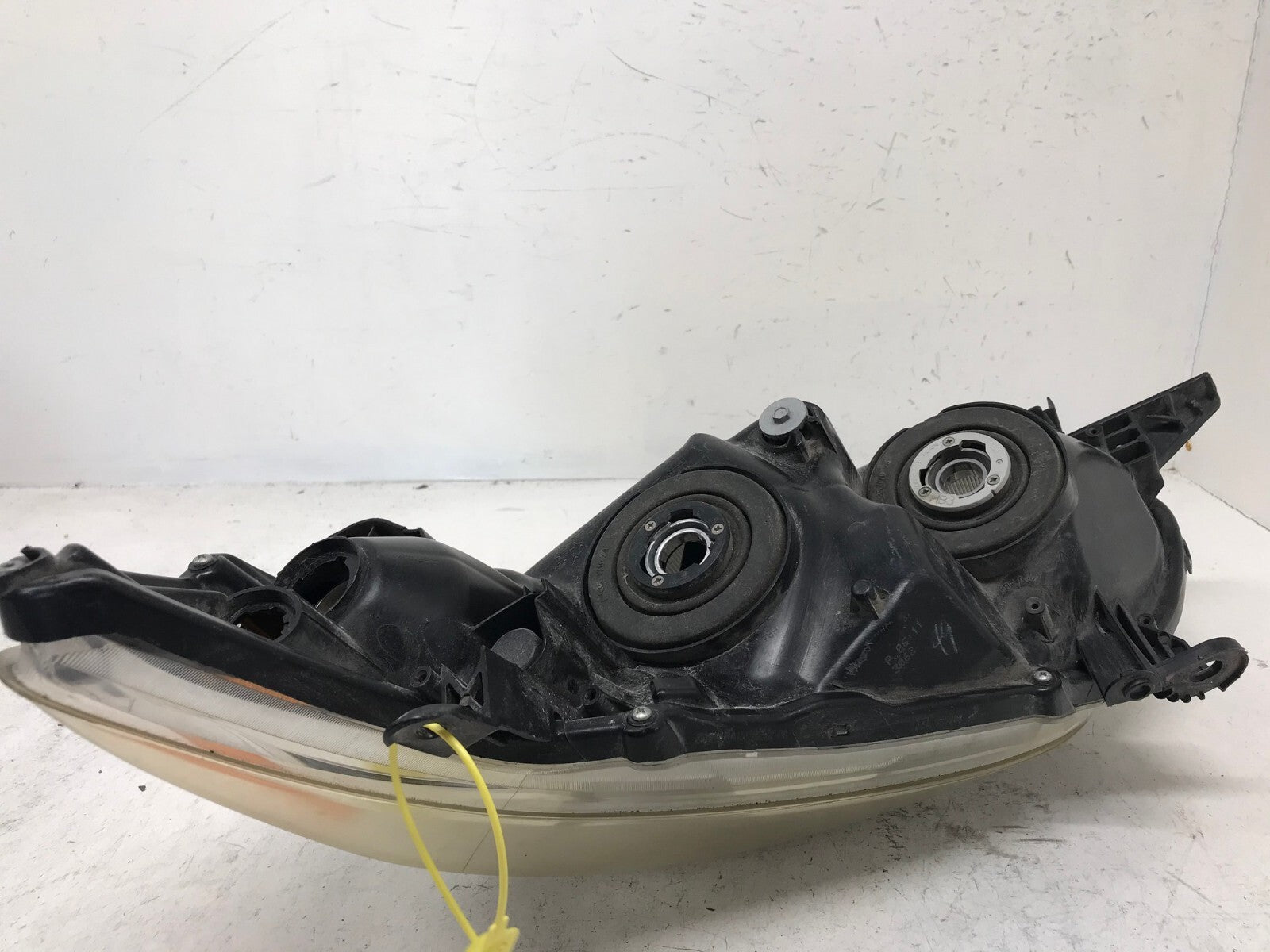 Headlight Damaged Passenger RH 2011 2012 2013 Toyota Corolla 81130-12F10 OEM