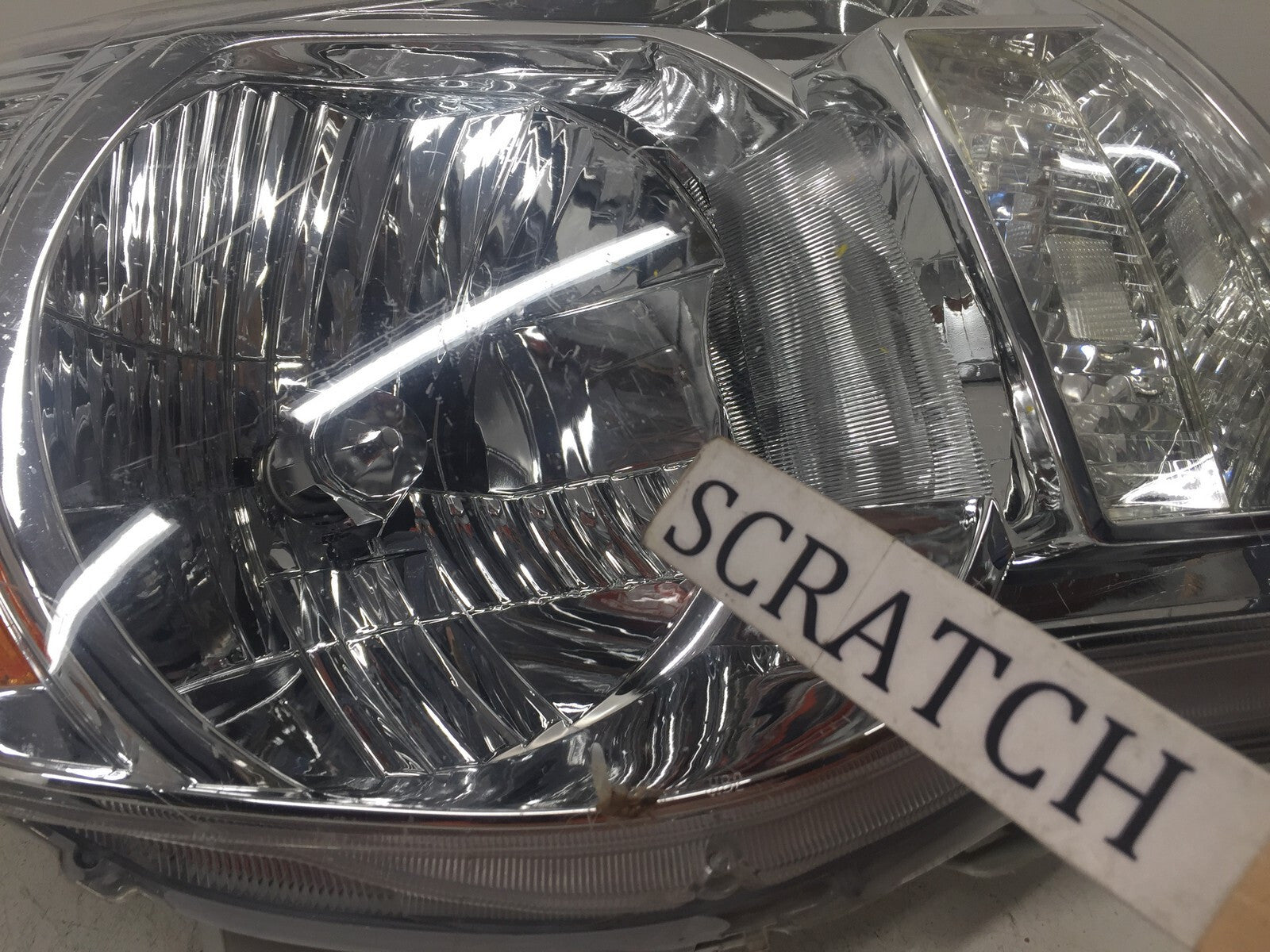 Headlight Damaged Headlamp Passenger RH Toyota Tacoma Pickup Truck 05-11 CAPA