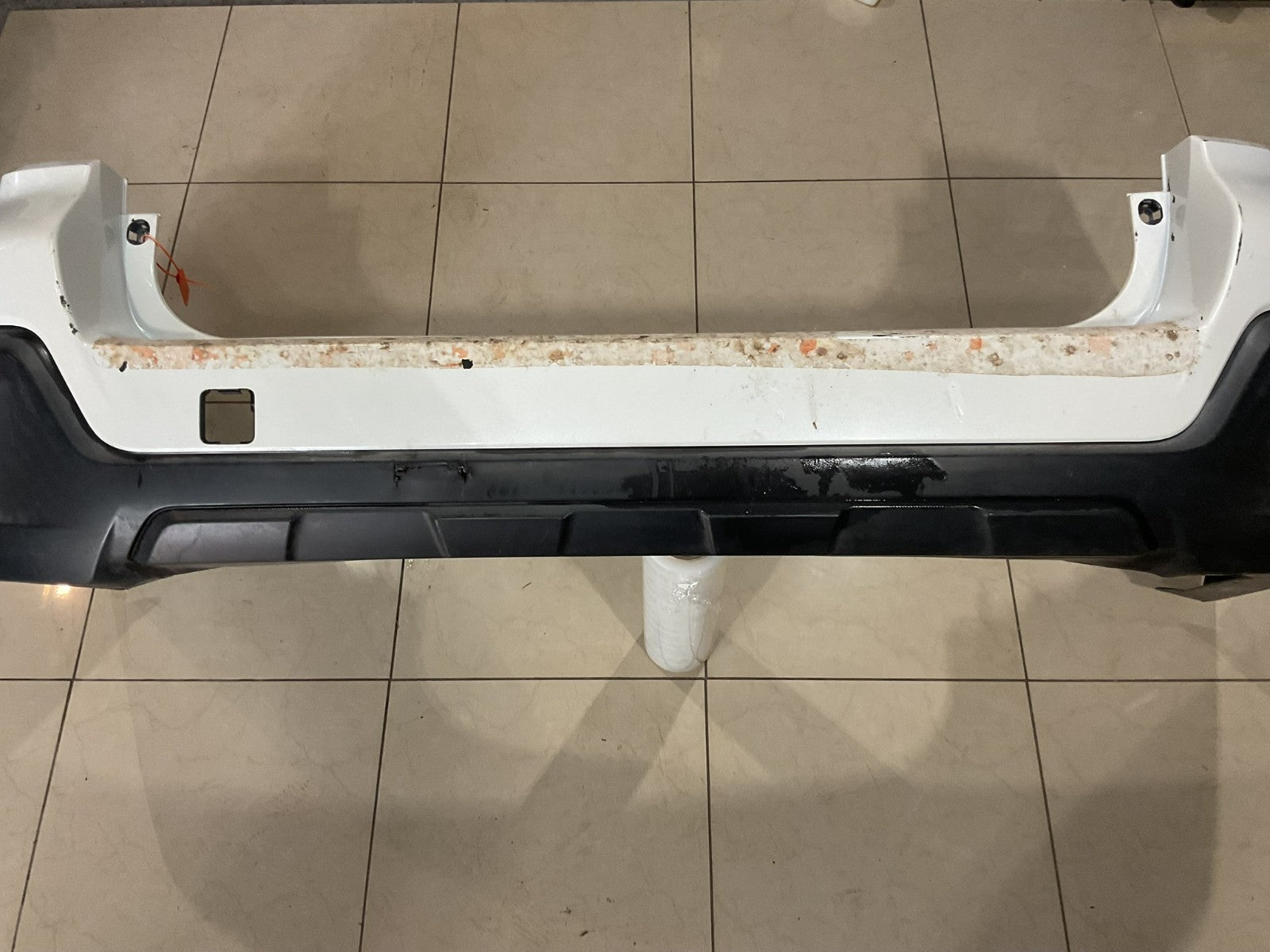 Rear Bumper Cover White 2018-2019 Subaru Outback 57704ala18 OEM