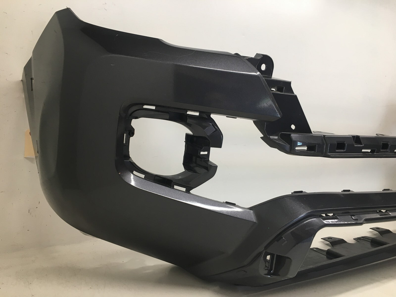 Front Bumper Cover Toyota Tacoma SR/SR5/Limited w/o Flare Holes 2016-2018 OEM