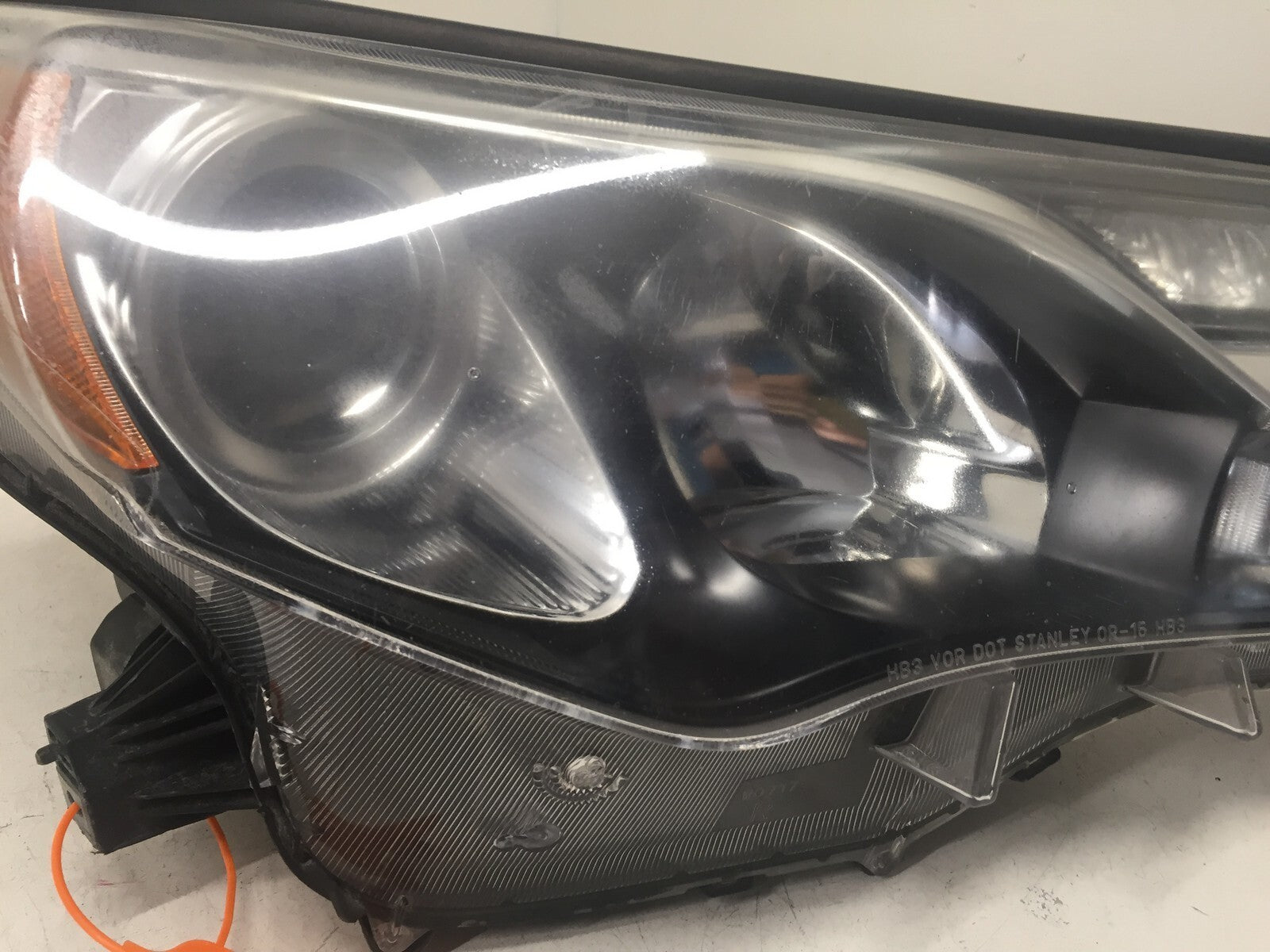 Headlight Damaged Lamp Passenger Right RH Toyota RAV4 2013-2015 OEM