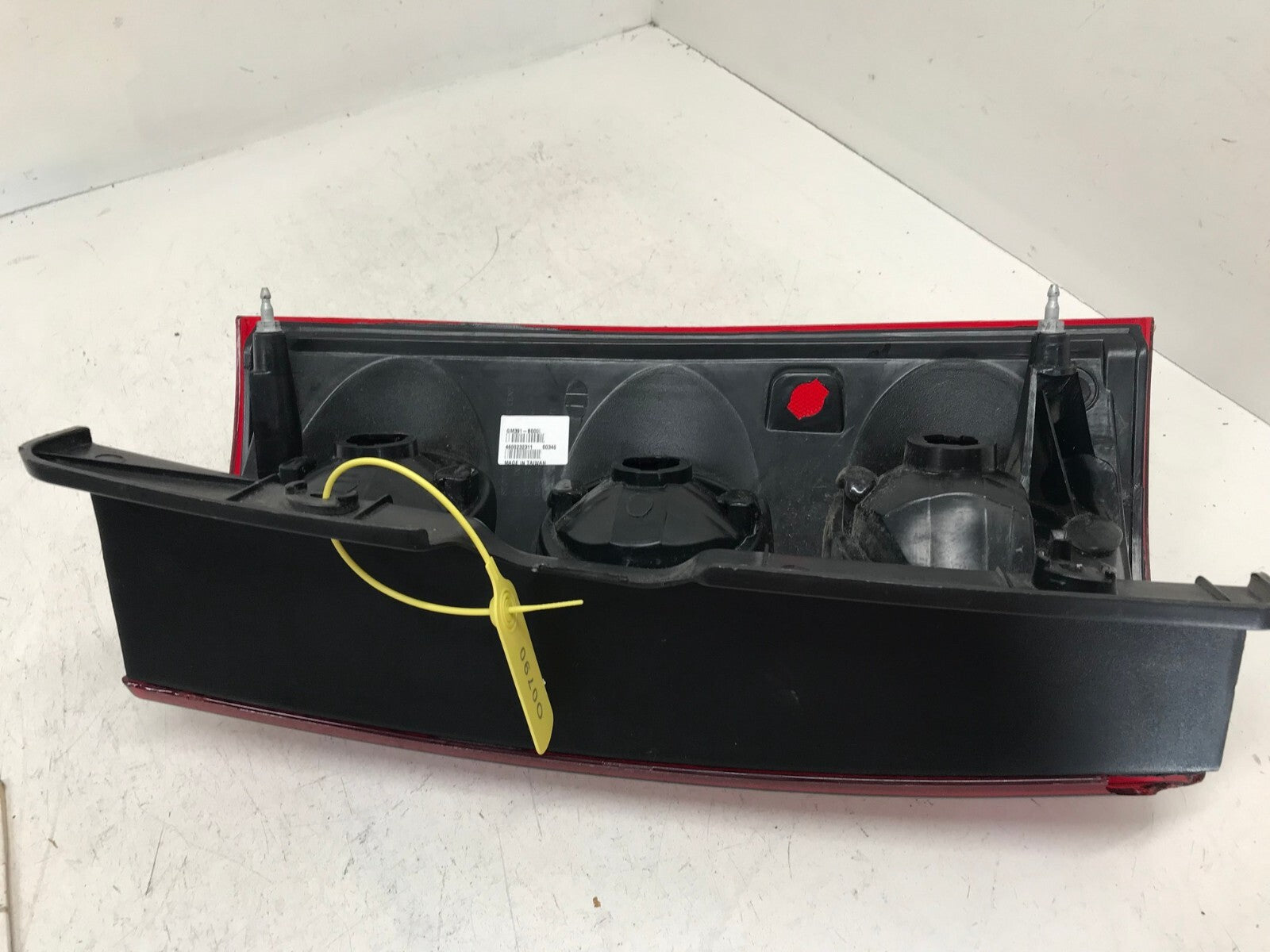 Tail light Damaged Right RH Passenger GMC Yukon/XL 07-14 CAPA