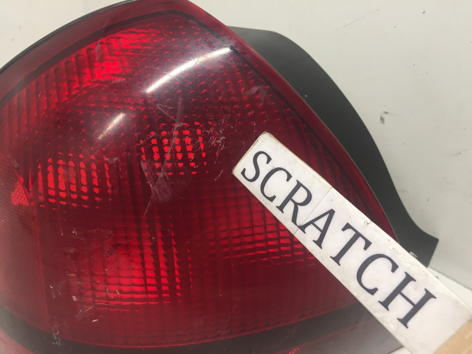 Tail light Damaged Lamp Left Driver Side LH Mercury Grand Marquis 2003-2011 OEM