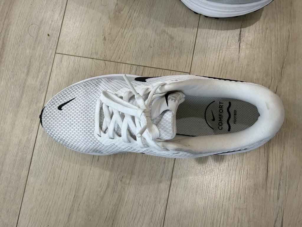 Nike Training Shoes Womens Size 7.5 Black / White Comfort Footbed