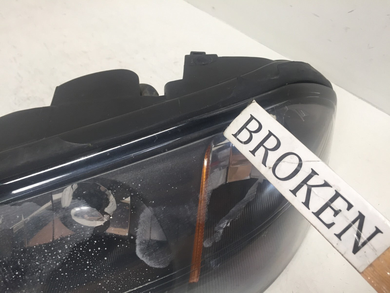 Headlight Damaged Head Lamp LH Left Driver Chevy Impala 00-05 CAPA
