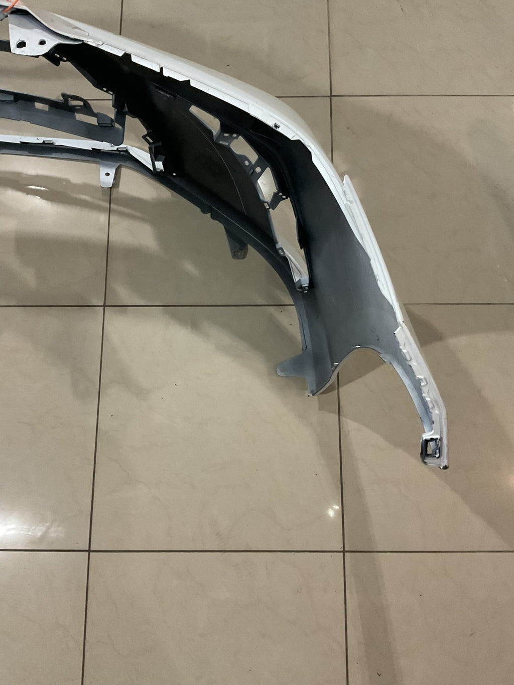 Front Bumper Cover White Lexus ES350 Base 2019 52119+06j00 OEM