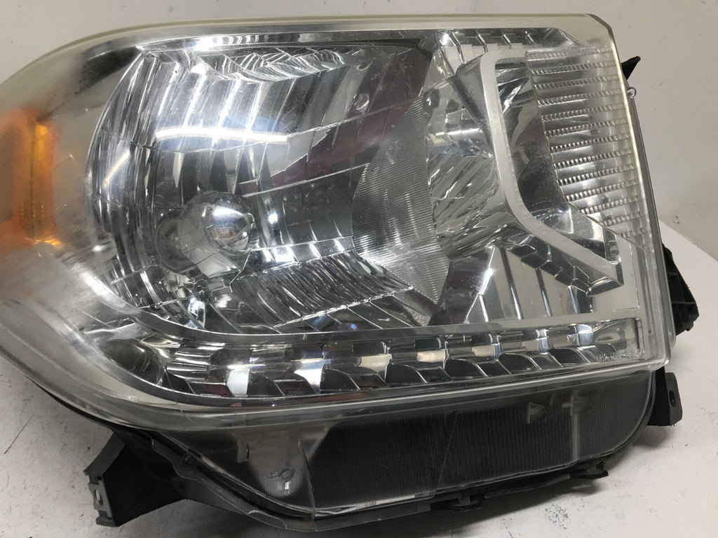 Headlight Damaged Right RH Passenger Toyota Tundra 2014-2017 OEM OEM