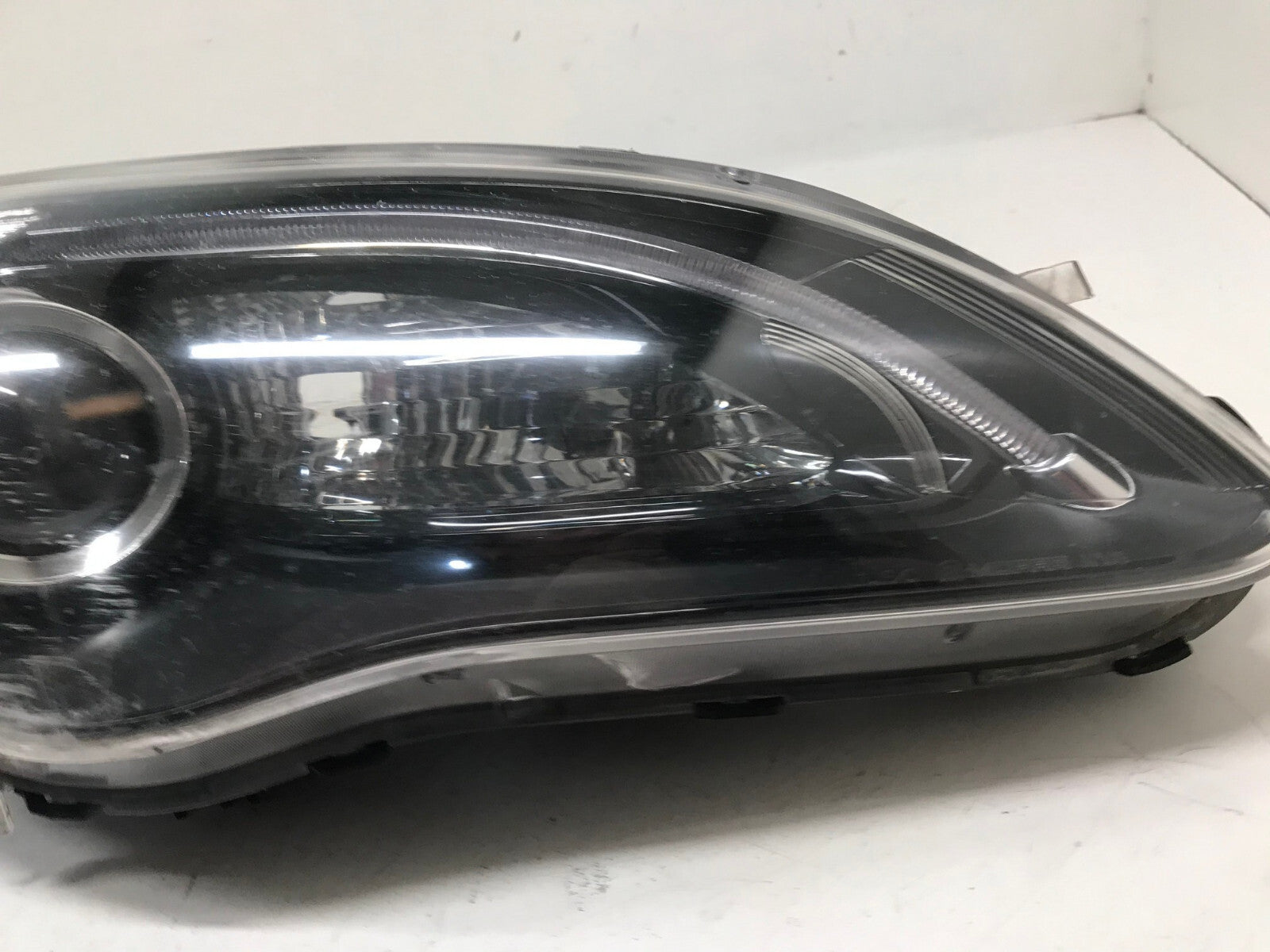 Headlight Damaged Right RH Passenger 11-14 Chrysler 200 68088066AG OEM