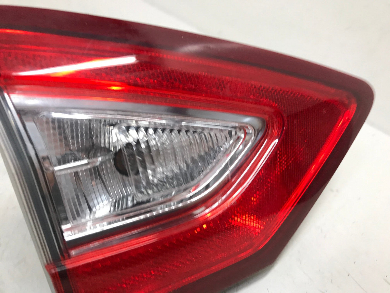 Tail light Damaged Left LH Driver Ford Fusion 2013 - 2016 DS73-13A603-AD OEM