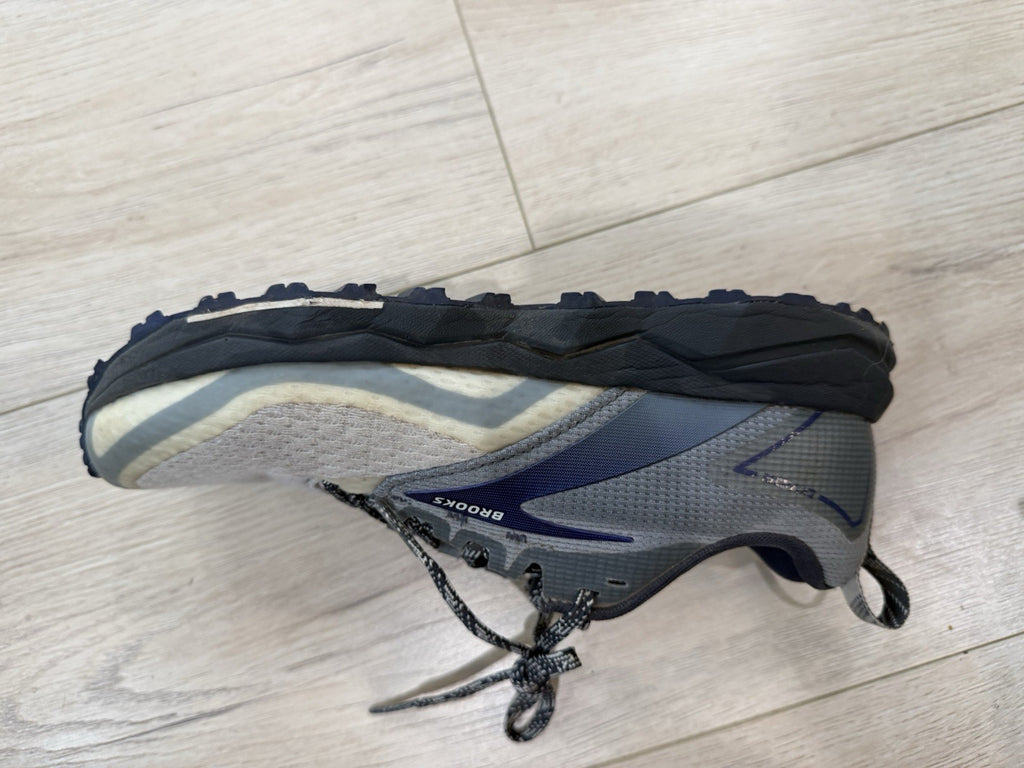 Brooks TRAIL Running Shoes White / Blue  Size 7