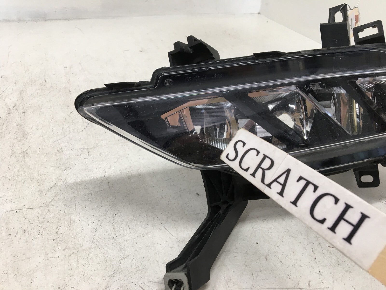 Fog light Damaged Lamp Drivers Side LH Nissan Maxima 2016-2018 OEM