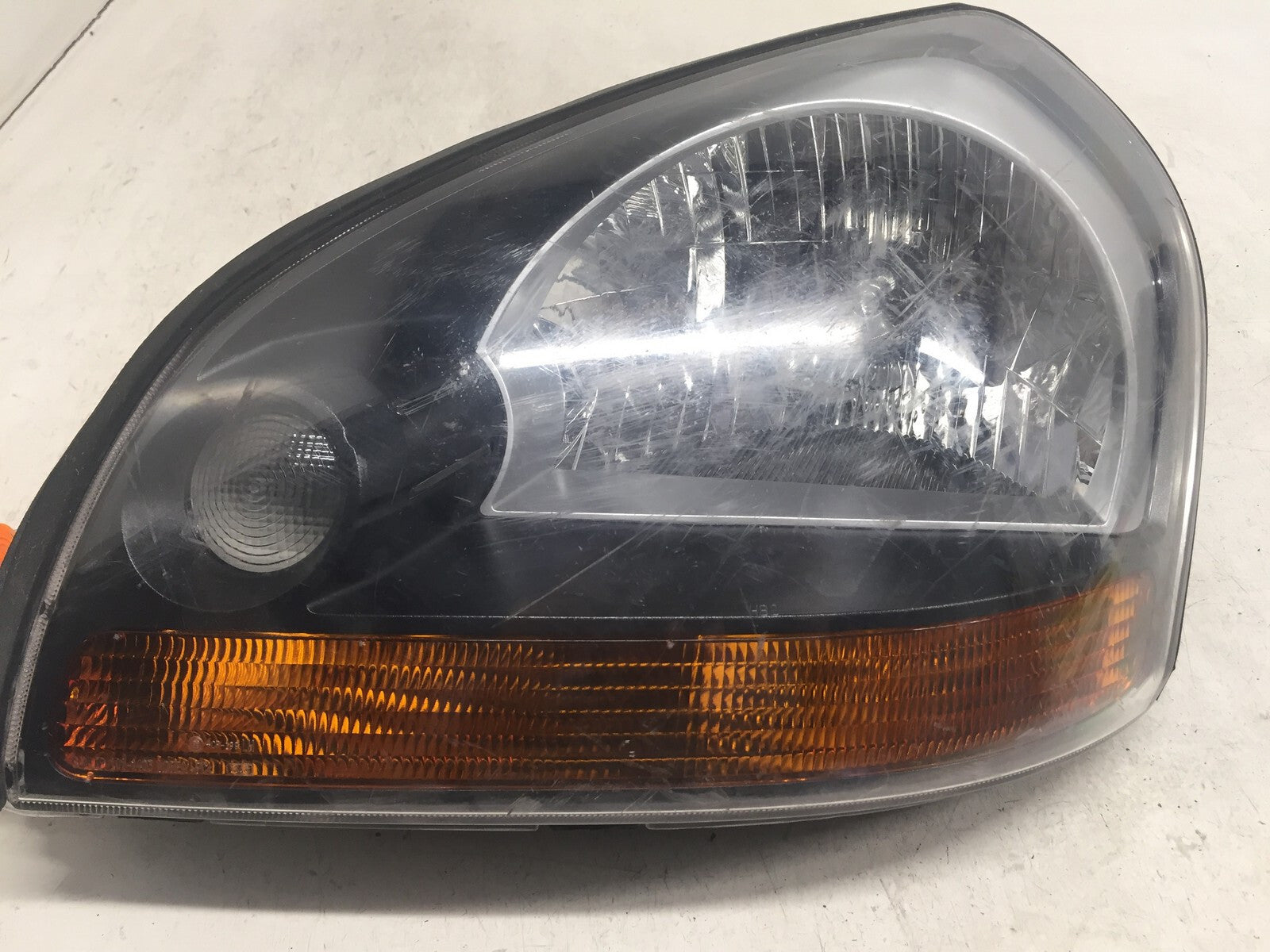 Halogen Headlamp Left Driver LH Hyundai Tucson 2005-2008 92101-2E050 OEM