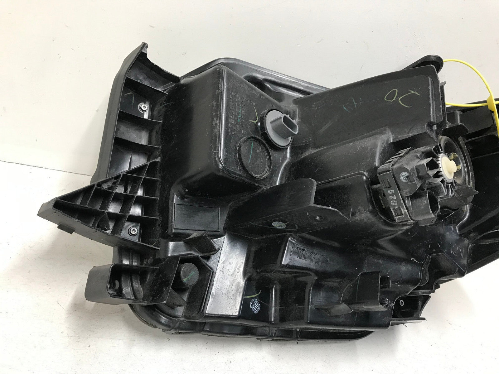 Headlight Damageds Signal Right Passenger RH Toyota Tundra 2014-2017 OEM3