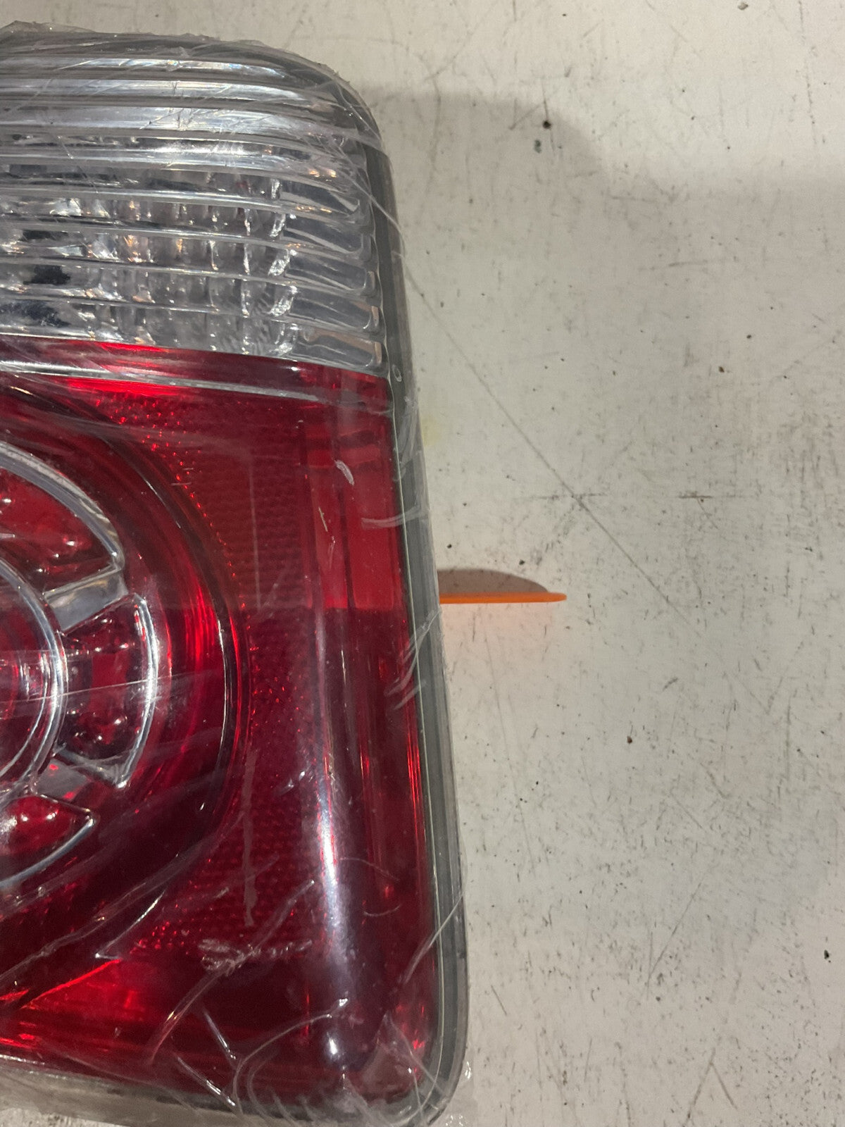 Tail light Damaged Right Passenger RH 2007-2012 GMC Acadia 20811961&itmmeta OEM