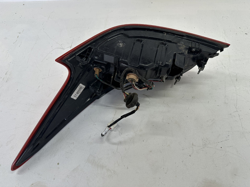 Tail light Damaged Left Driver LH 2016 - 2018 Nissan Altima 265509HS0A OEM