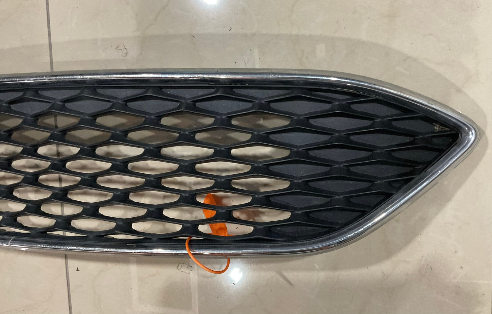 Grill Grille Black/Silver Trim 2015-2017 Ford Focus F1EB-8200-BAW OEM