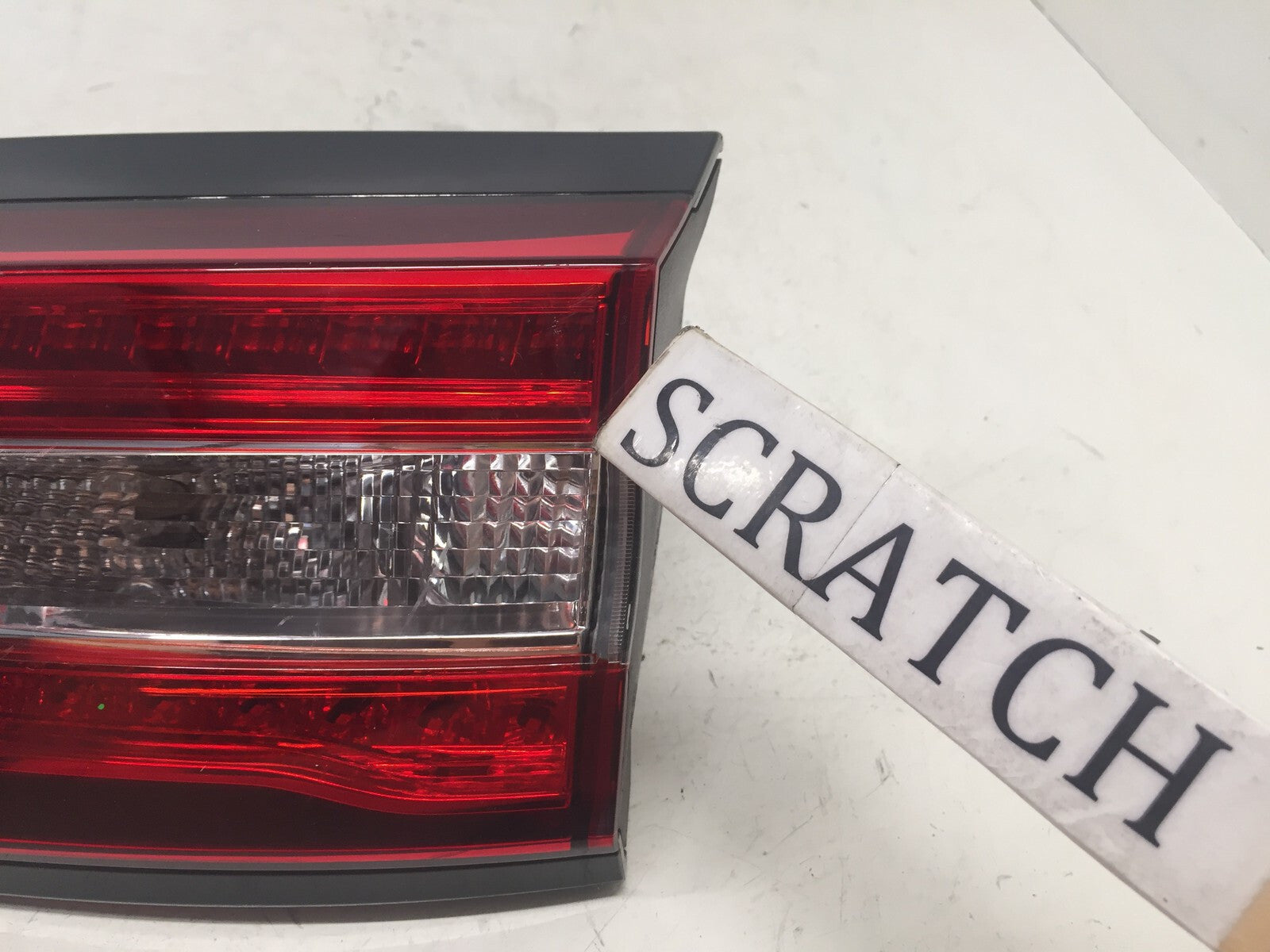 Inner Tail light Damaged Lamp Passenger Jeep Cherokee 14-2018 68102920AC OEM