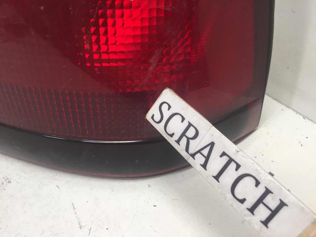 Tail light Damaged Lamp Right Passenger RH  Mercury Grand Marquis 1999-2002 OEM