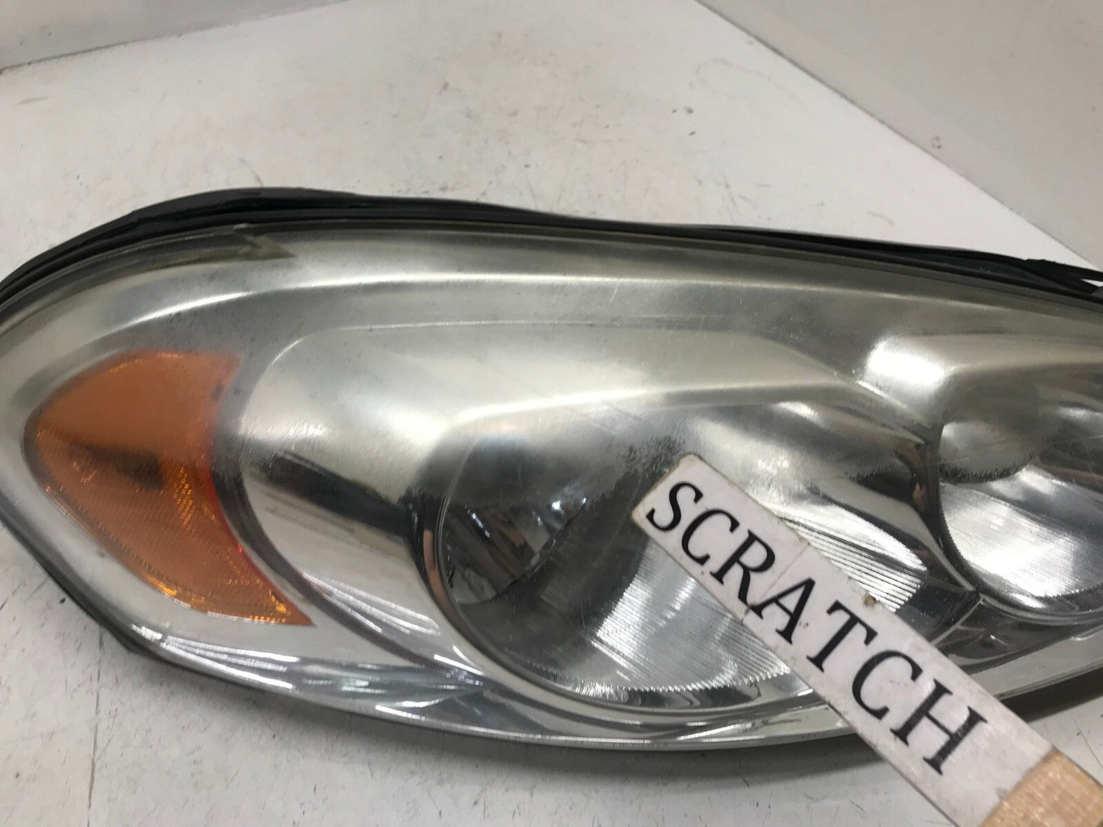 Headlight Damaged Passenger RH Chevy Impala Monte Carlo 2006-2016 25958360 OEM