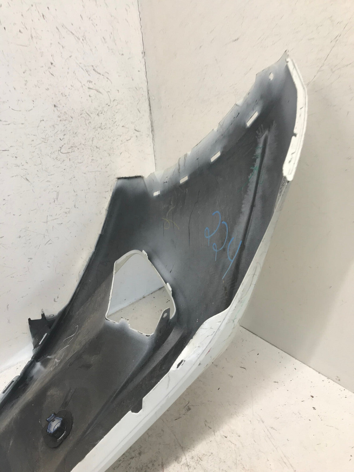 Front Bumper Cover 070 19-2021 Toyota RAV4 LE/XLE/XLE Premium w/Sensor Holes OEM