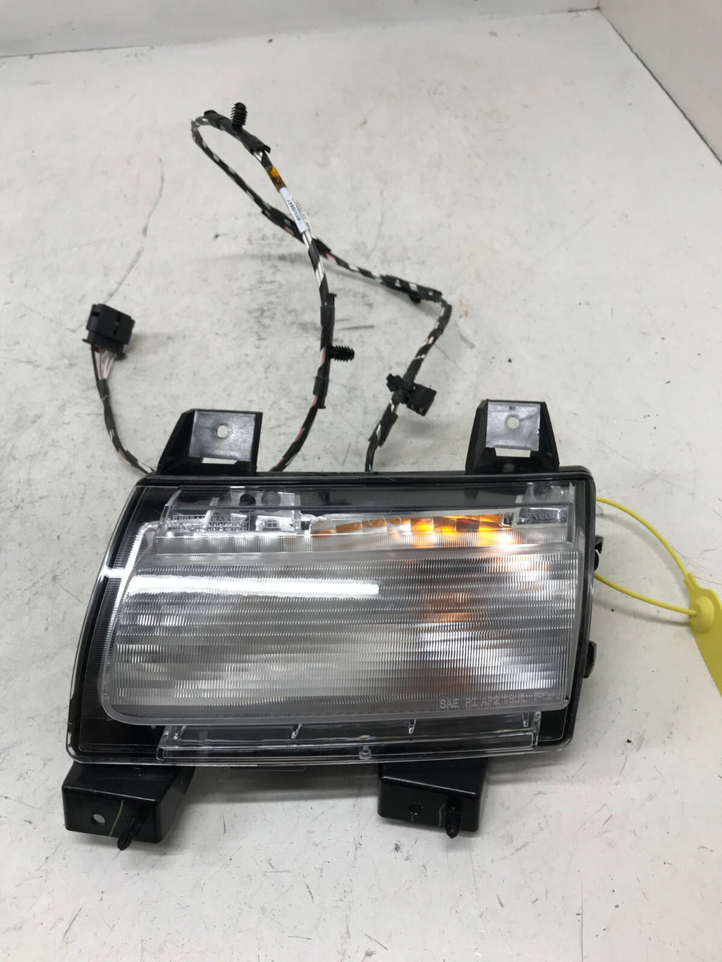 Parking light Damaged Lamp LH Driver Jeep Wrangler 2018-2023 68307245AH OEM