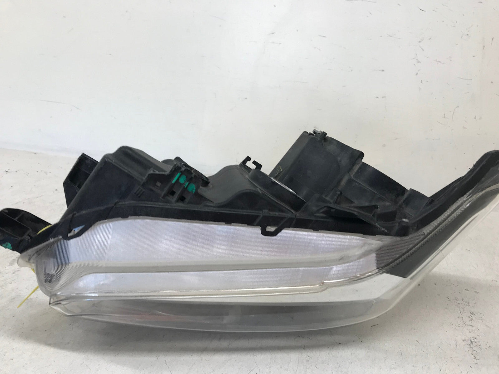 Projector Headlight Damaged Driver LH Toyota Tacoma 2016-2018 8115004250 OEM2