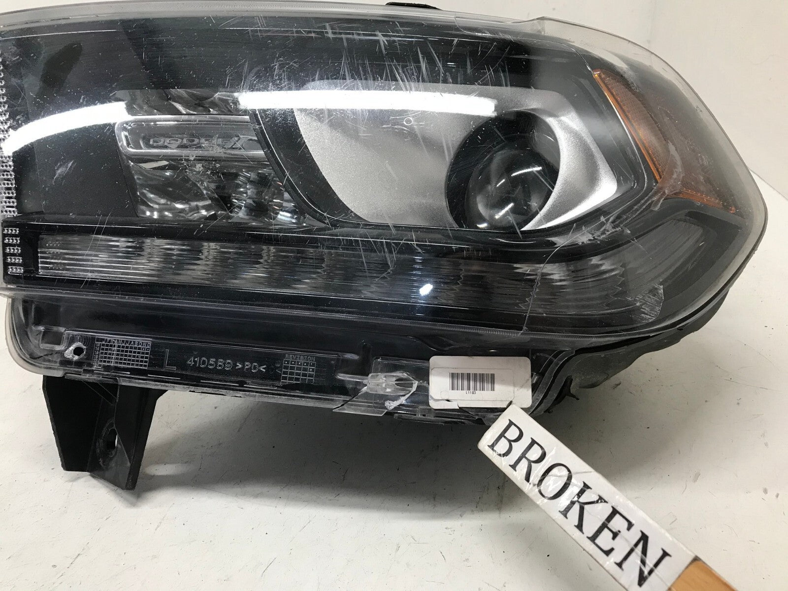 Headlight Damaged Left Driver LH Dodge Durango 2016-2020 68261183AE OEM