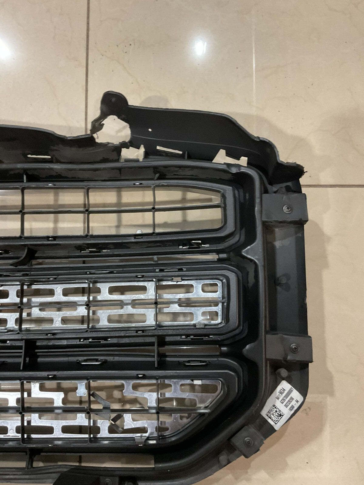 Grille Grill Black & Silver 2015-2018 GMC Yukon 84119634 OEM