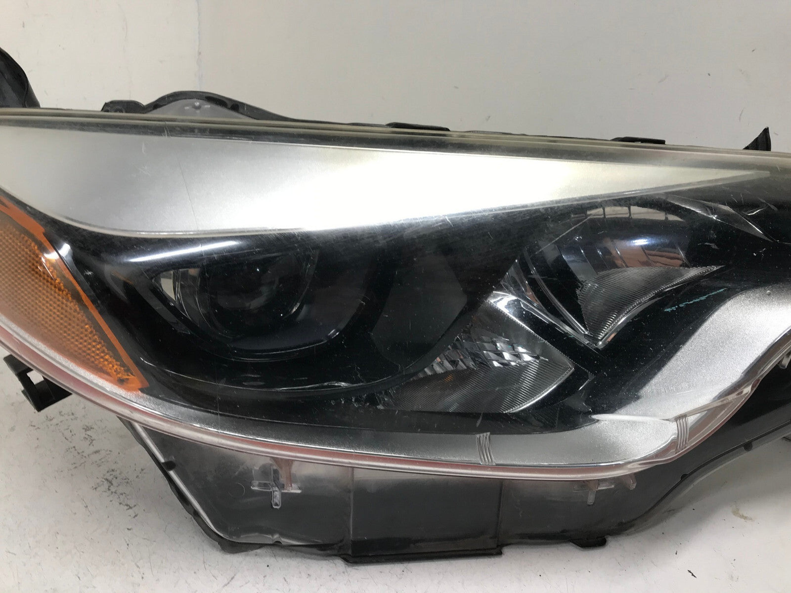 LED Headlight Damaged Right RH Passenger Toyota Corolla 2014-2016 OEM