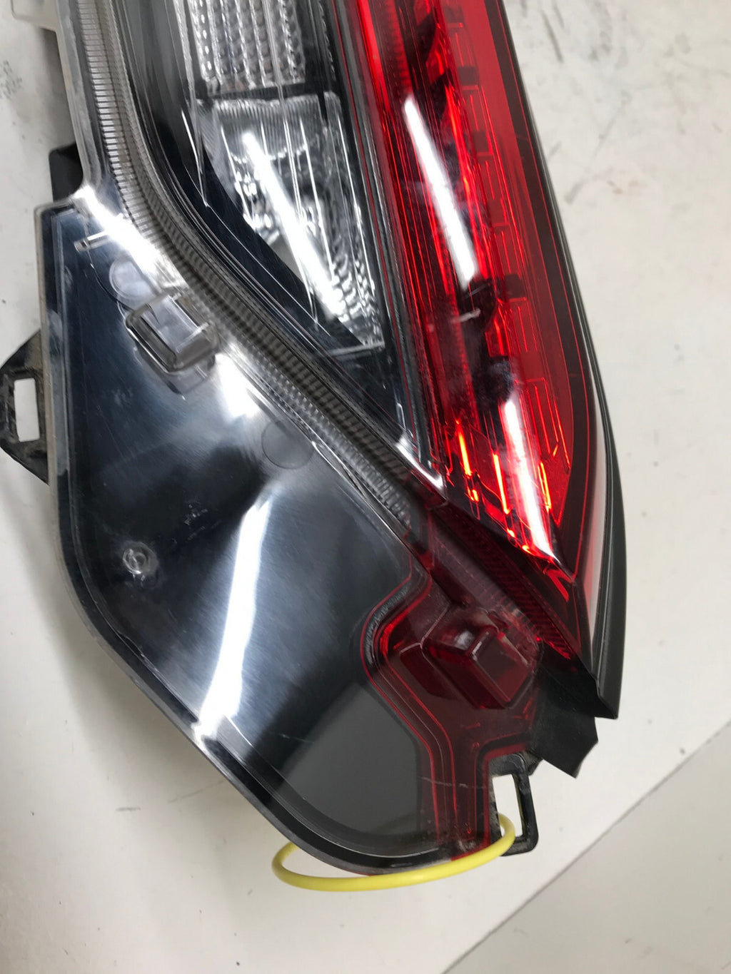 Tail light Damaged LH Driver 2019 2020 2021 Toyota RAV4 81590-42120 OEM