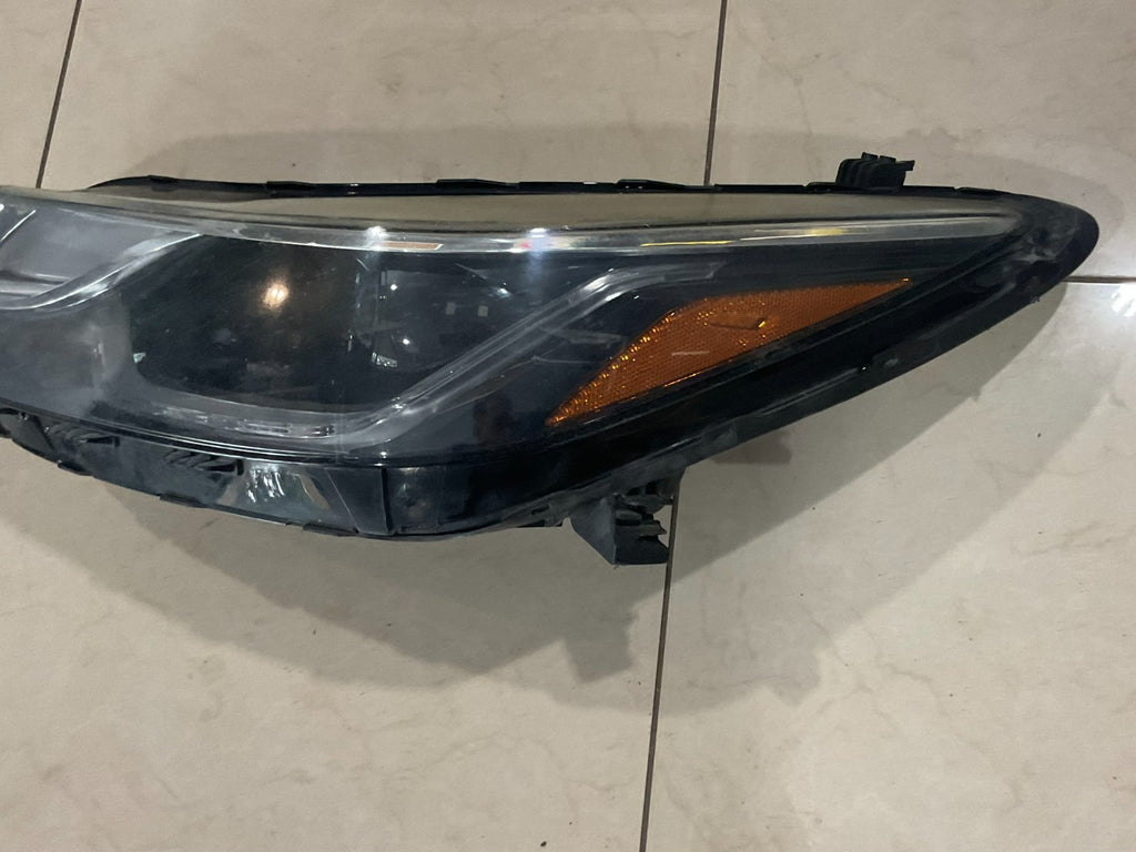 Headlight Left Driver LH 16-18 19 Chevy Cruze 84106694 OEM