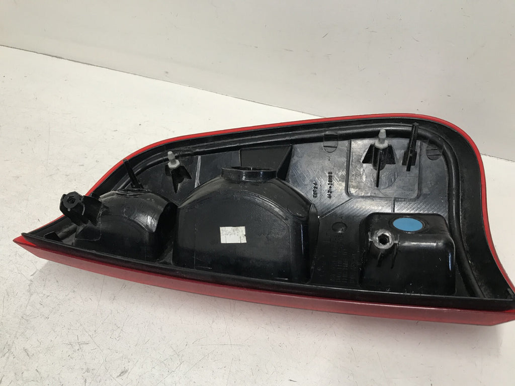Halogen Tail light Damaged Left Driver LH Ford F-250 Super Duty 2008-2016 OEM