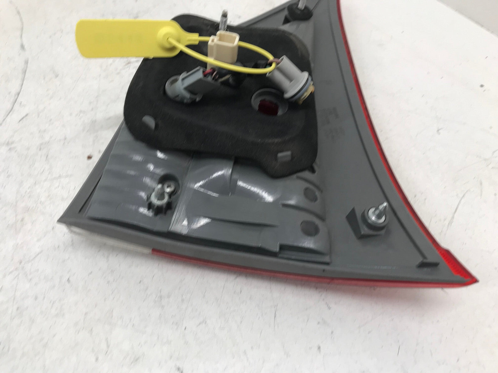 Tail light Damaged Driver LH Toyota Sienna 2011 2012 2013-2014 OEM OEM