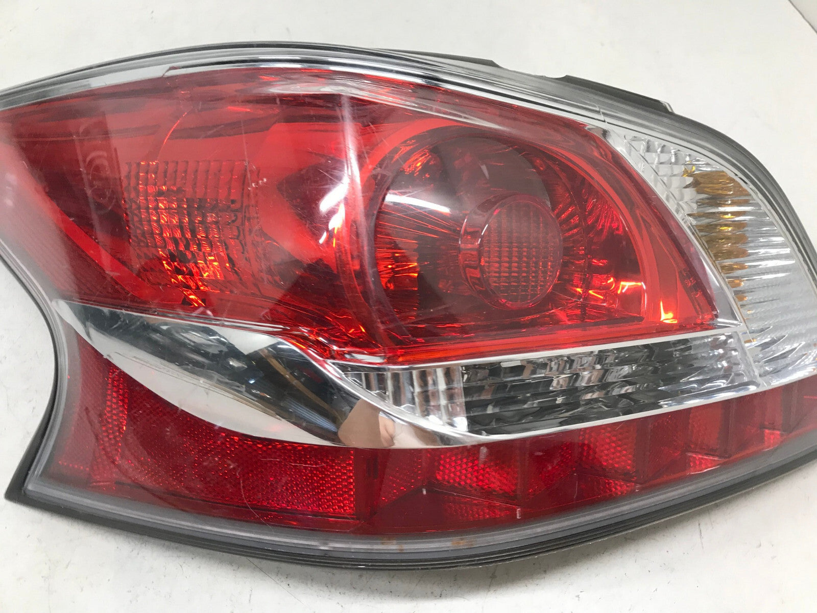 Tail light Damaged LH Driver 14-2015 Nissan Altima Standard Type 265559HM0A OEM