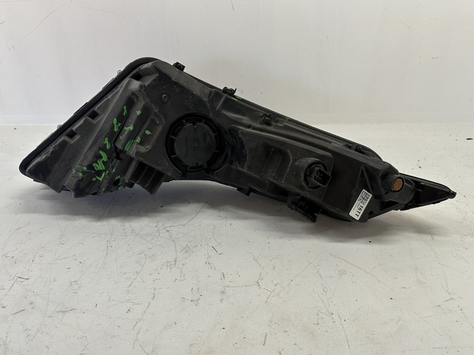 Headlight Damaged Right Passenger RH 2022-2024 Hyundai Tucson 92208-N9 OEM