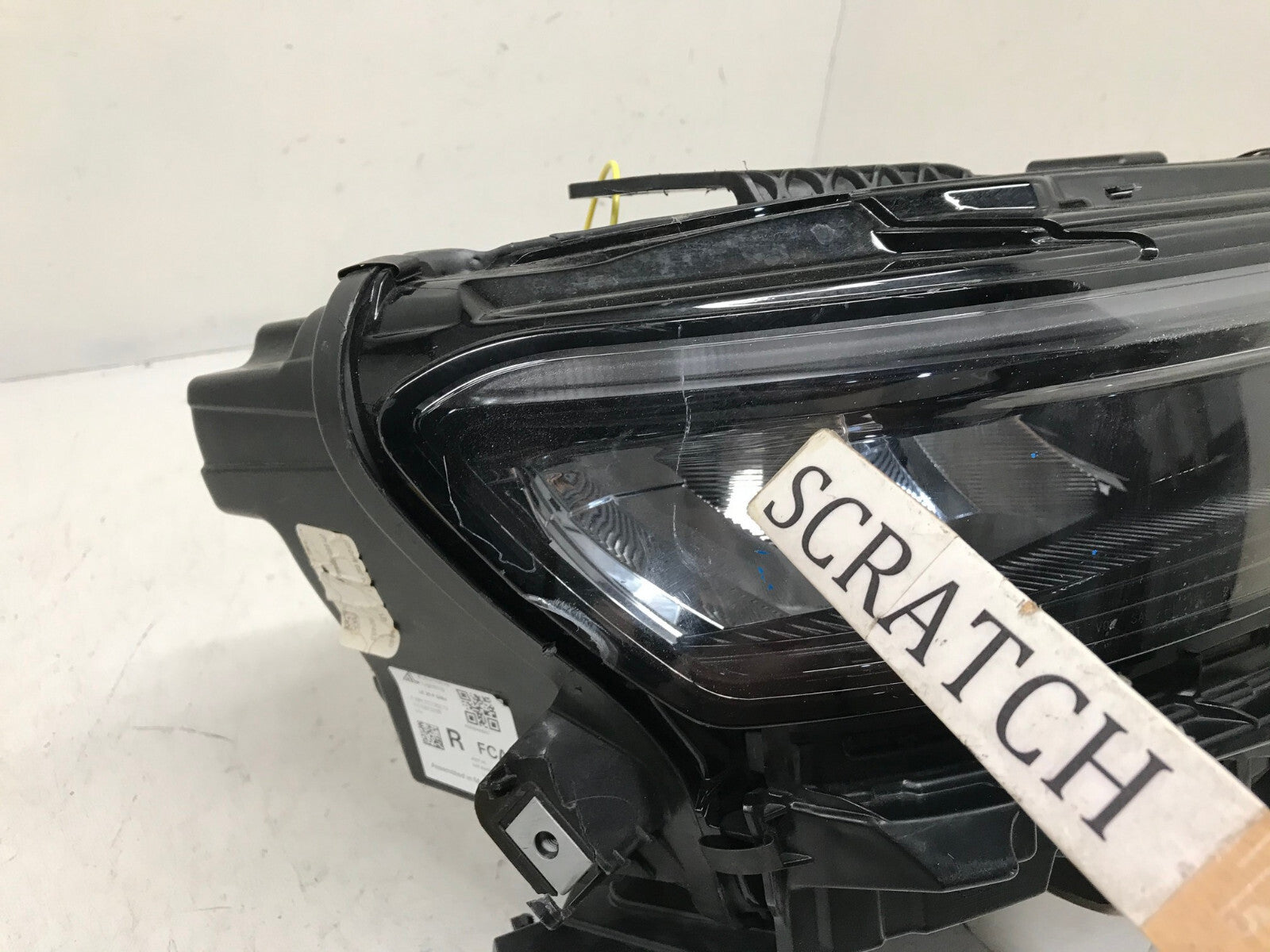 Headlight Damaged RH Right 2022-2023 Jeep Grand Cherokee Base LED 68584658AC OEM