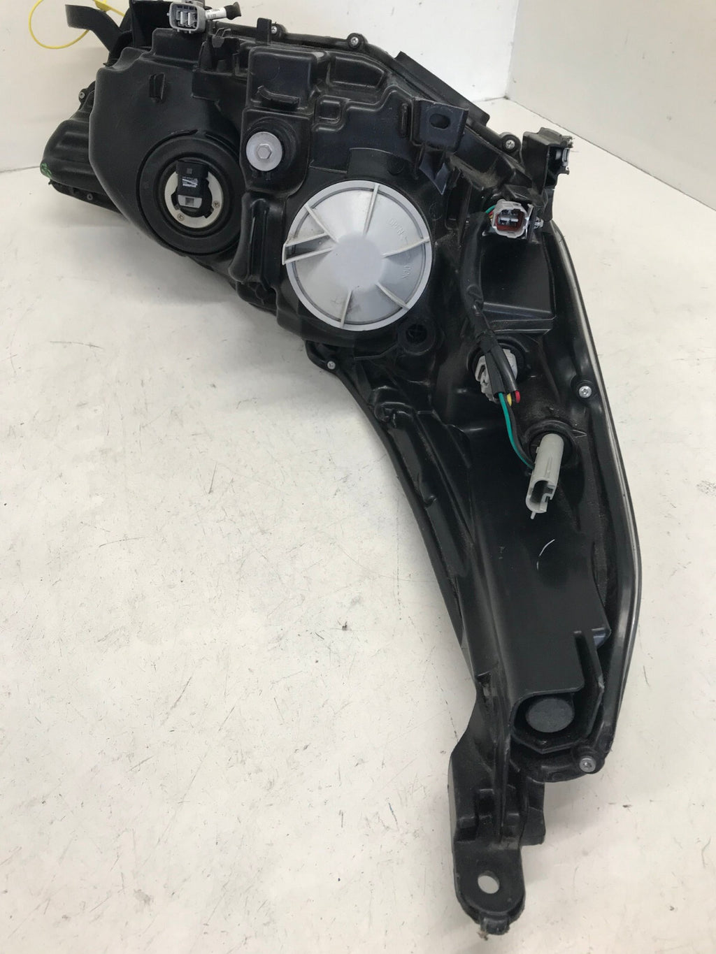 Halogen Headlight Damaged Driver LH Toyota Highlander 2017-2019 811500E330 OEM