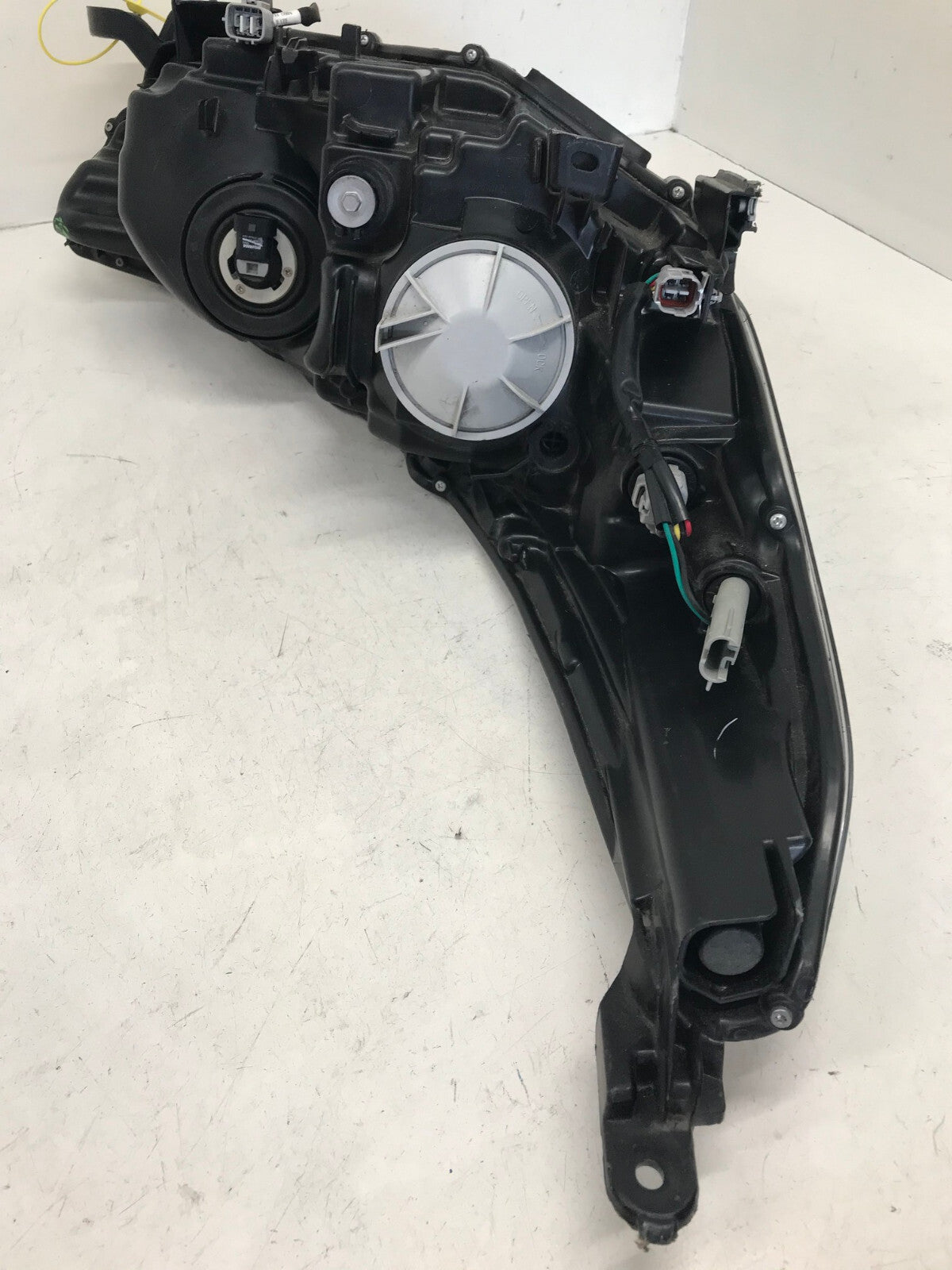 Halogen Headlight Damaged Driver LH Toyota Highlander 2017-2019 811500E330 OEM