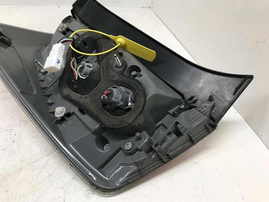 Tail light Damaged RH Passenger 2012-2015 Toyota Prius 8155147190 OEM