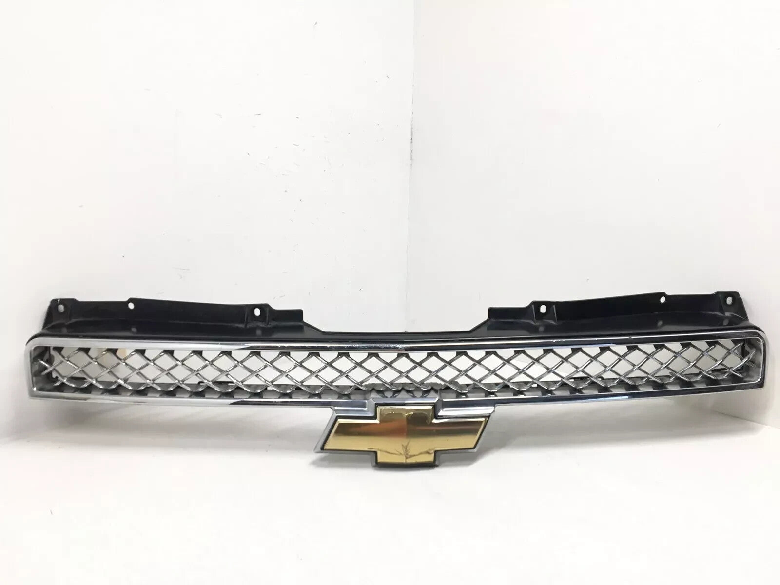 Upper Grille Grill Chevrolet GM Suburban 1500 07 08 15208000 Original