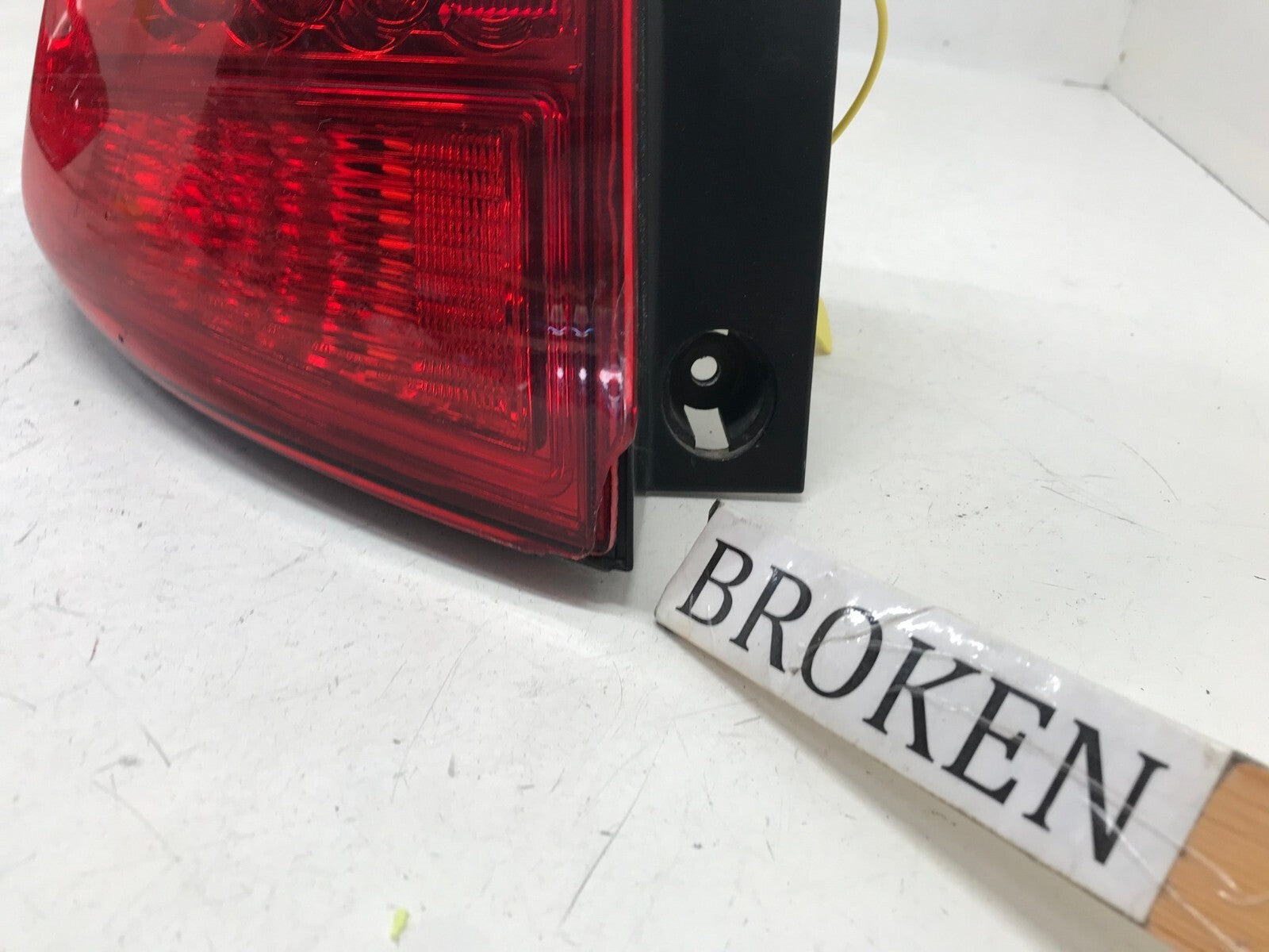 Tail light Damaged LH Driver 07-09 Acura MDX 33551-STX-A01 OEM