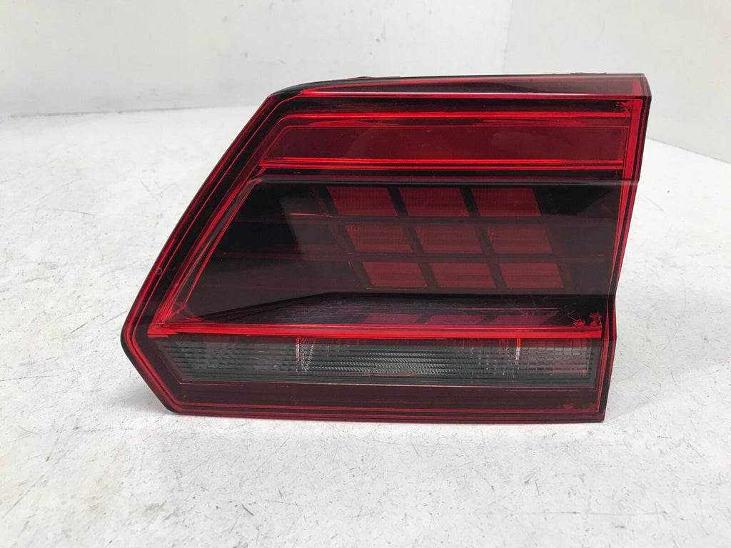 Tail light Damaged Passenger RH Right Volkswagen Atlas 2018-2019 3CN945308A OEM