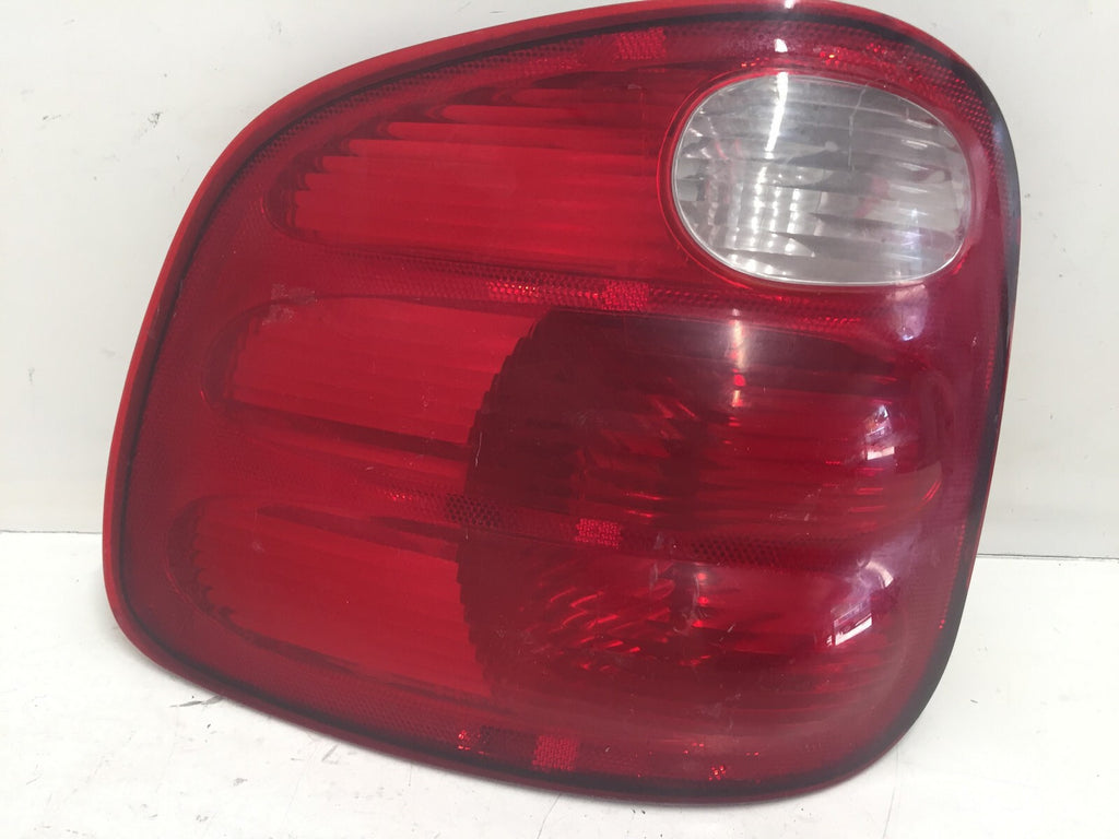 Taillight Damaged Tail Lamp Driver Rear Left LH Ford Pickup Truck F150 00-04 OEM