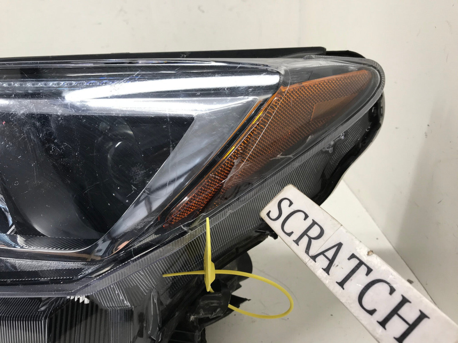 Halogen Projector Headlight Damaged Driver LH Toyota RAV4 16-2018 811500R180 OEM