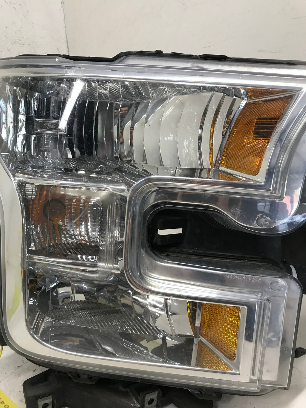 Headlight Damaged Passenger Right RH Ford F150 2015 2016 2017 FL34-13005-AT OEM
