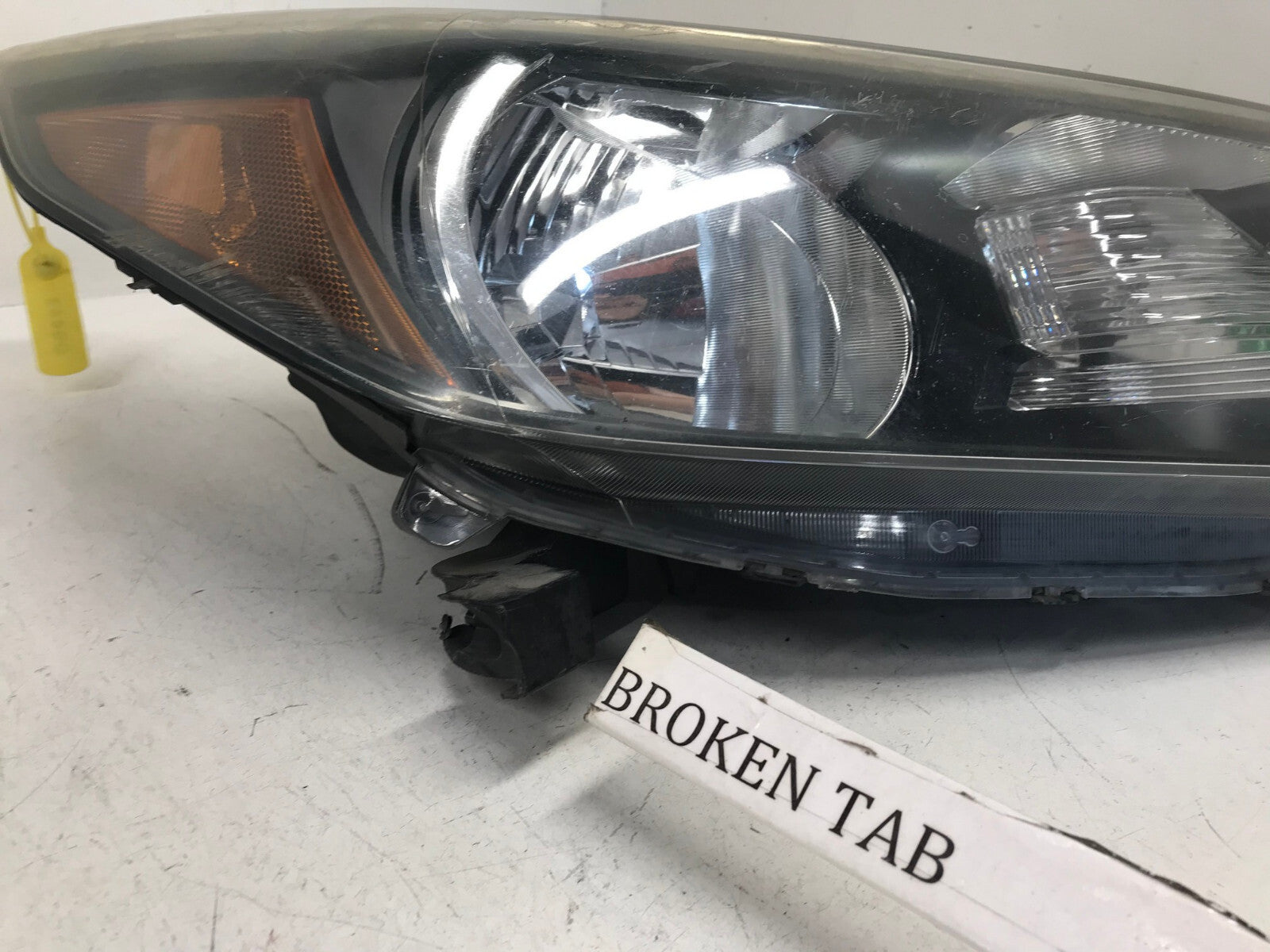 Headlight Damaged Passenger Right RH Honda CR-V 2012 2013 33100T0AA01 OEM
