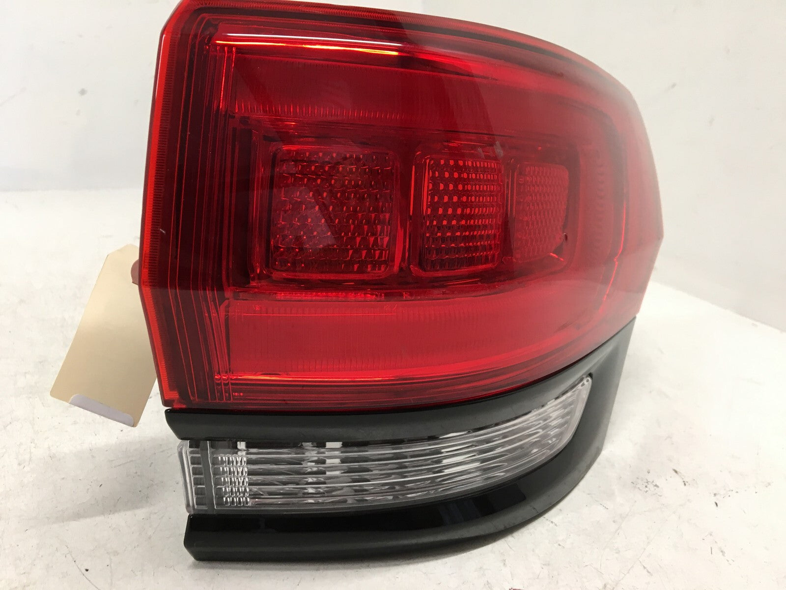 Tail light Damaged Right Passenger RH Jeep Grand Cherokee 14-17 P68217432AE OEM